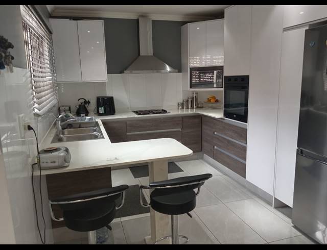 2 BEDROOM APARTMENT FOR SALE IN QUEENSBURGH CENTRAL